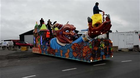 De Lekkerbekken van Calabar: Een Geurige Reis Door de Nijgeriaanse Geschiedenis!