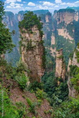 Yuanjiajie Scenic Area: Een surrealistische wereld vol pijlers en mystieke schoonheid!