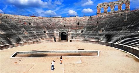 De Arena di Verona: Een spectaculaire reis door de tijd en een ode aan gladiatoren!