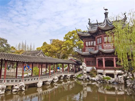 De Yu Garden: Een Oase van Rust en Klassieke Architectuur in het Hart van Shanghai!